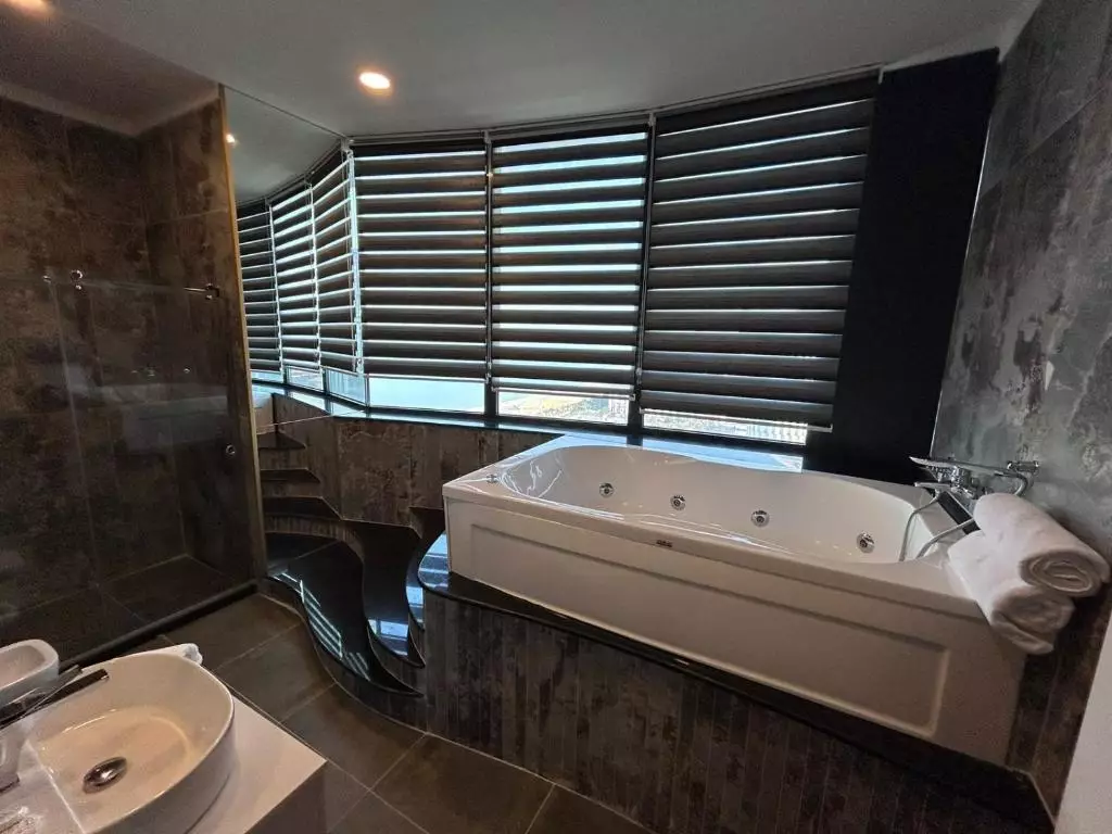 Sky Tower Hotel